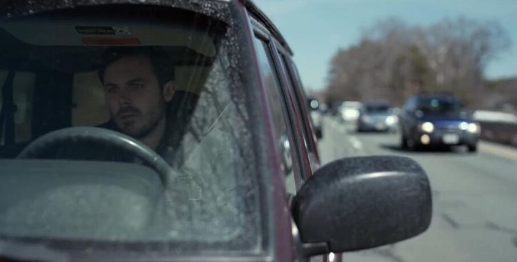 Lee no carro- Manchester By The Sea