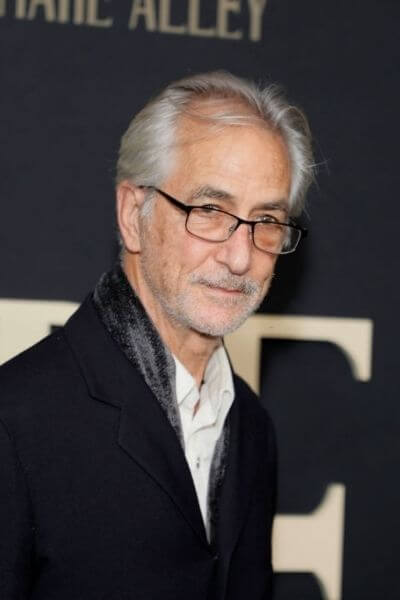 David Strathairn